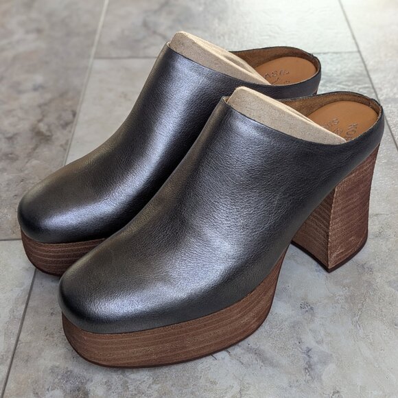 NEW Kork-Ease Silver 'Veronica' Heeled Clog (women's 8) - Picture 1 of 10